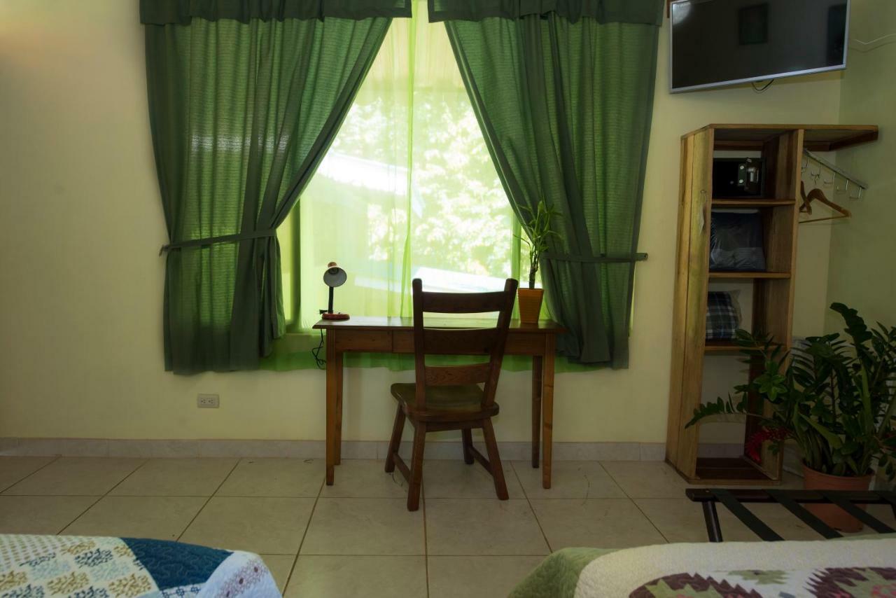 Hotel Sunshine Caribe Puerto Viejo de Talamanca Екстериор снимка