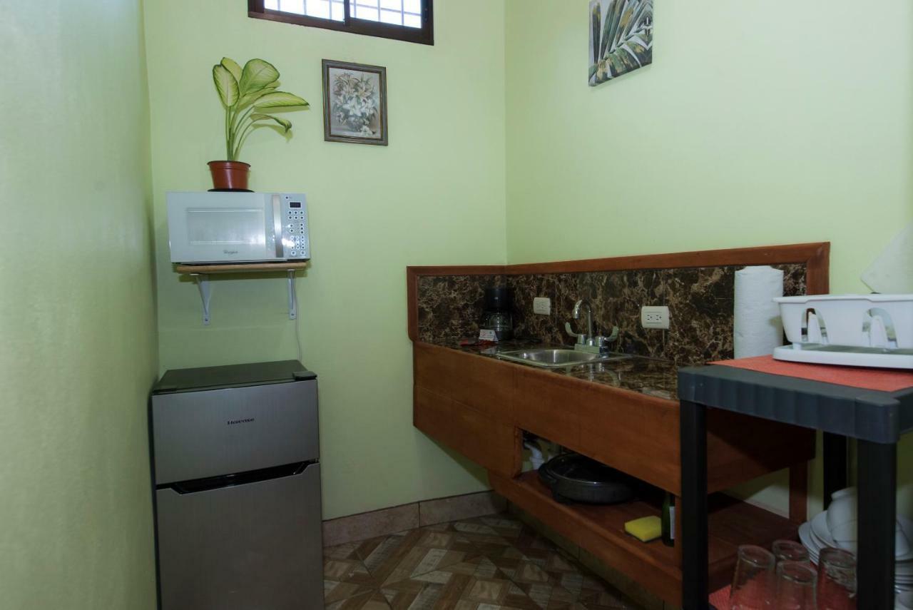 Hotel Sunshine Caribe Puerto Viejo de Talamanca Екстериор снимка
