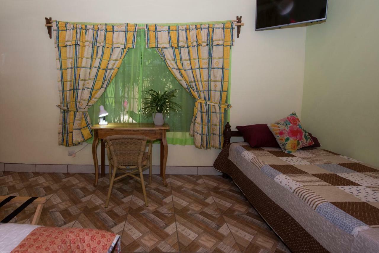 Hotel Sunshine Caribe Puerto Viejo de Talamanca Екстериор снимка